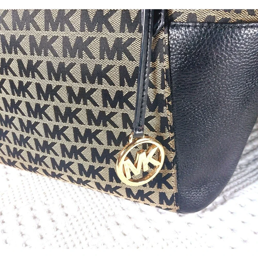 Michael Kors Signature Logo Tote Bag Beige Black Jet Set Gold Hardware Zip Top
